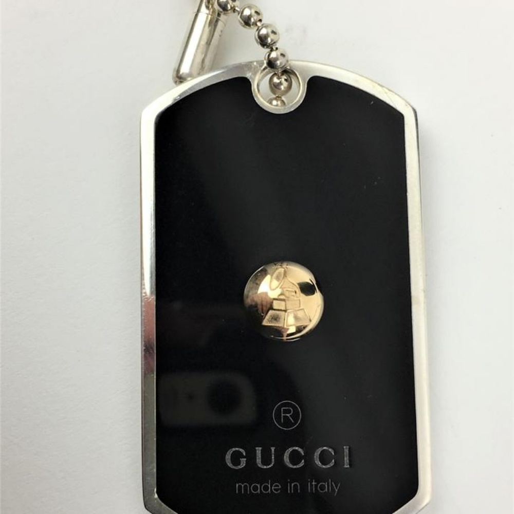 gucci grammy awards dog tag